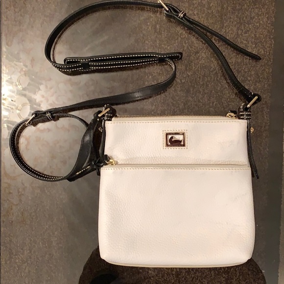 Dooney & Bourke crossbody bag leather excellent